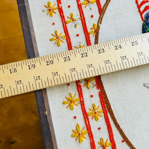 c1975 Large 21 x 18" Holly Hobbie Hand Embroidery Folk Art in Orange Wood Frame - Picture 12 of 12